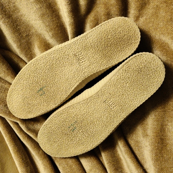 Frye Black Camille Leather Perforated Slip On Shoe, Size 8 - Picture 12 of 15